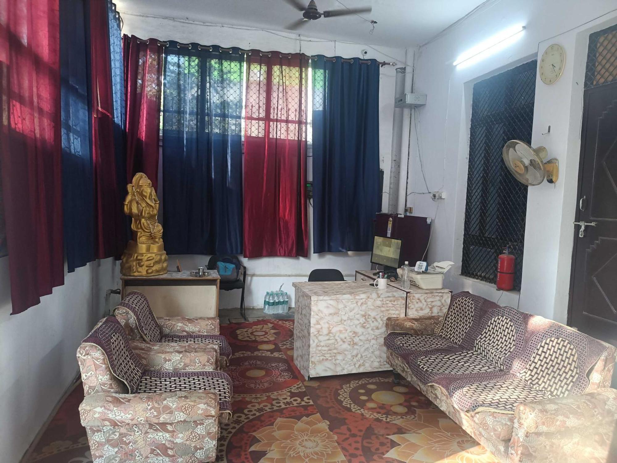 Hotel O Gracious Inn Lucknow Bagian luar foto
