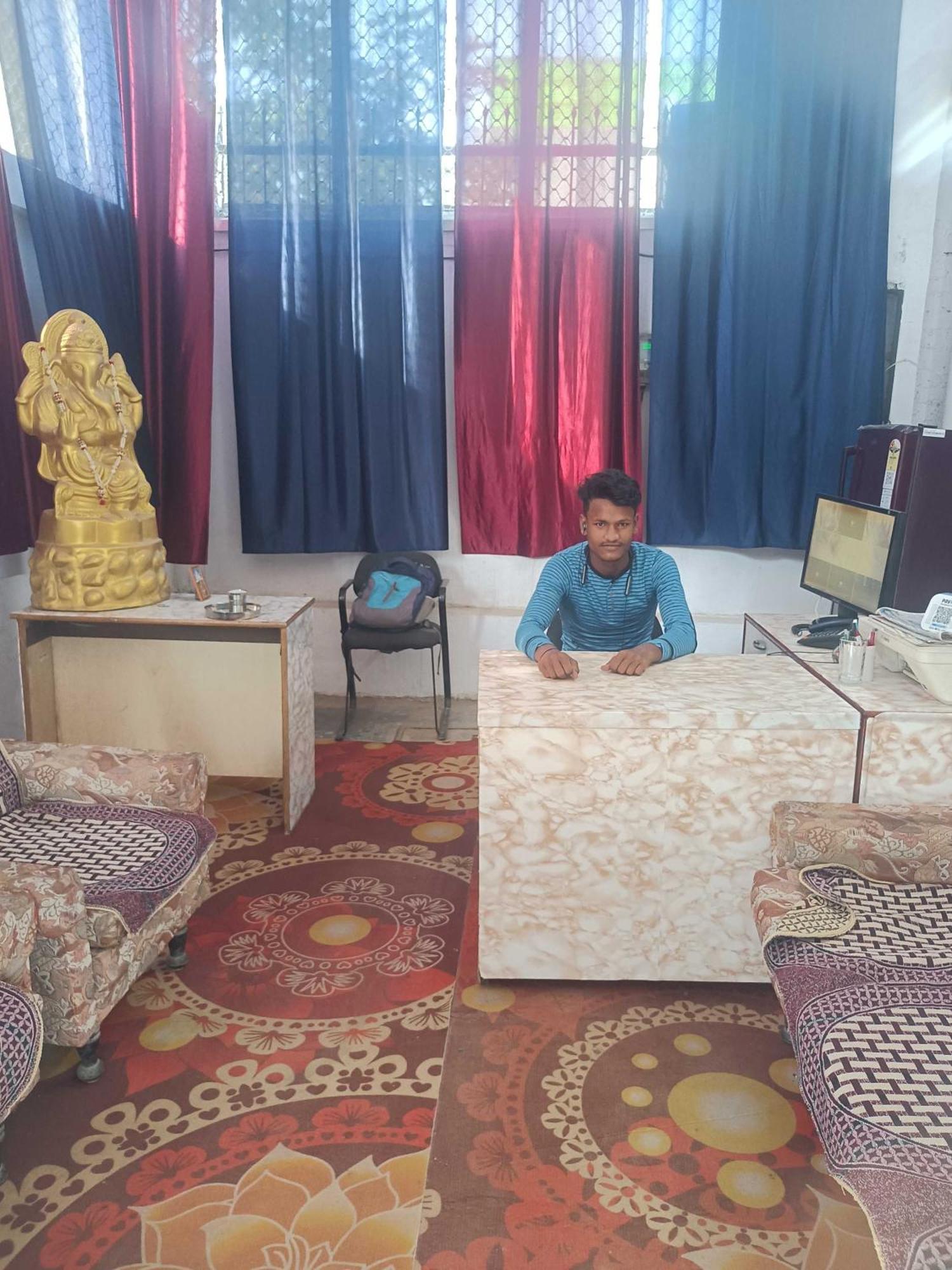 Hotel O Gracious Inn Lucknow Bagian luar foto