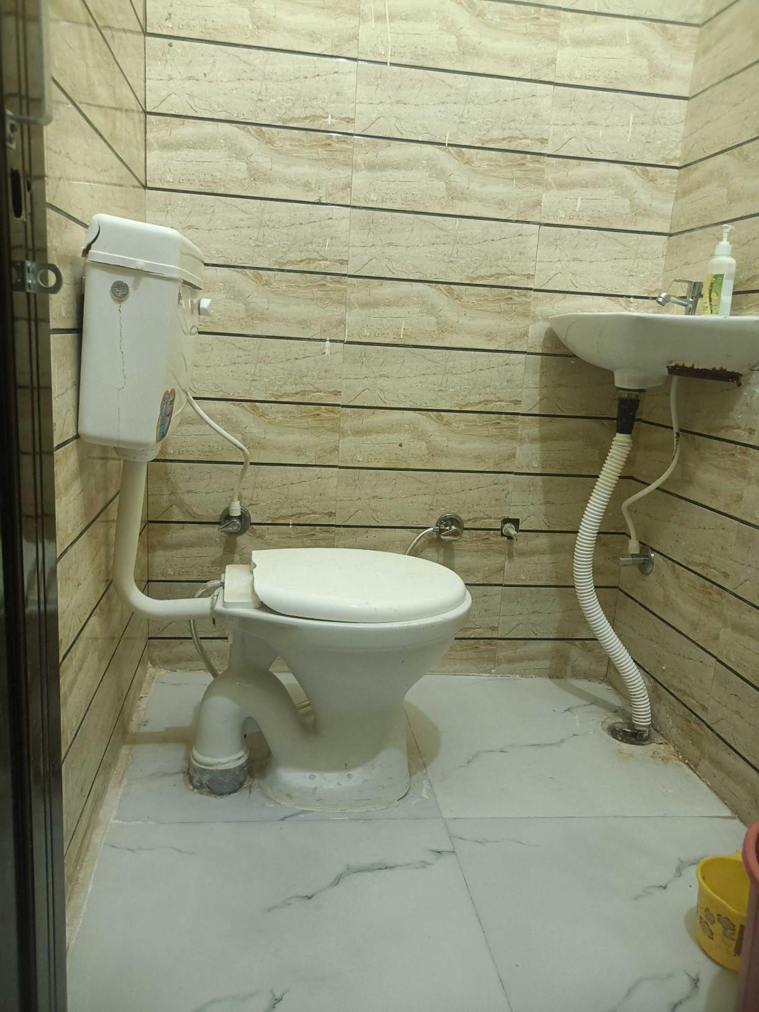Hotel O Gracious Inn Lucknow Bagian luar foto