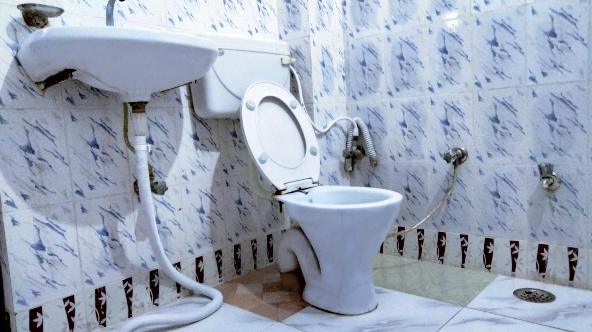 Hotel O Gracious Inn Lucknow Bagian luar foto